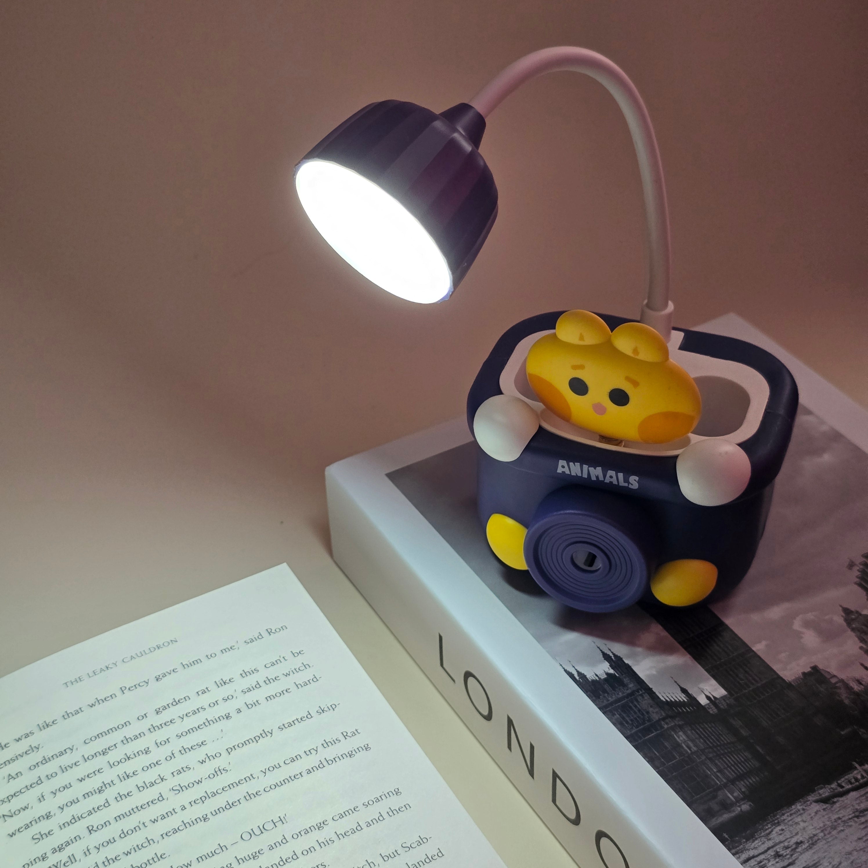 Cute Kitty Desk Lamp